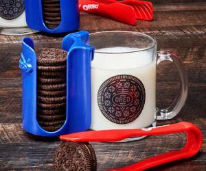 The Official Oreo Dunking Set